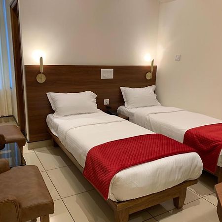 فندق Jesta Residency حسن المظهر الخارجي الصورة