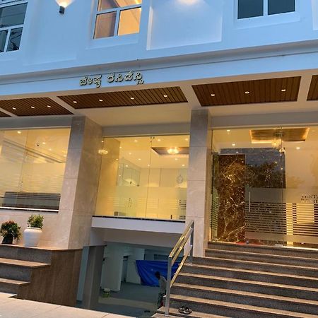 فندق Jesta Residency حسن المظهر الخارجي الصورة