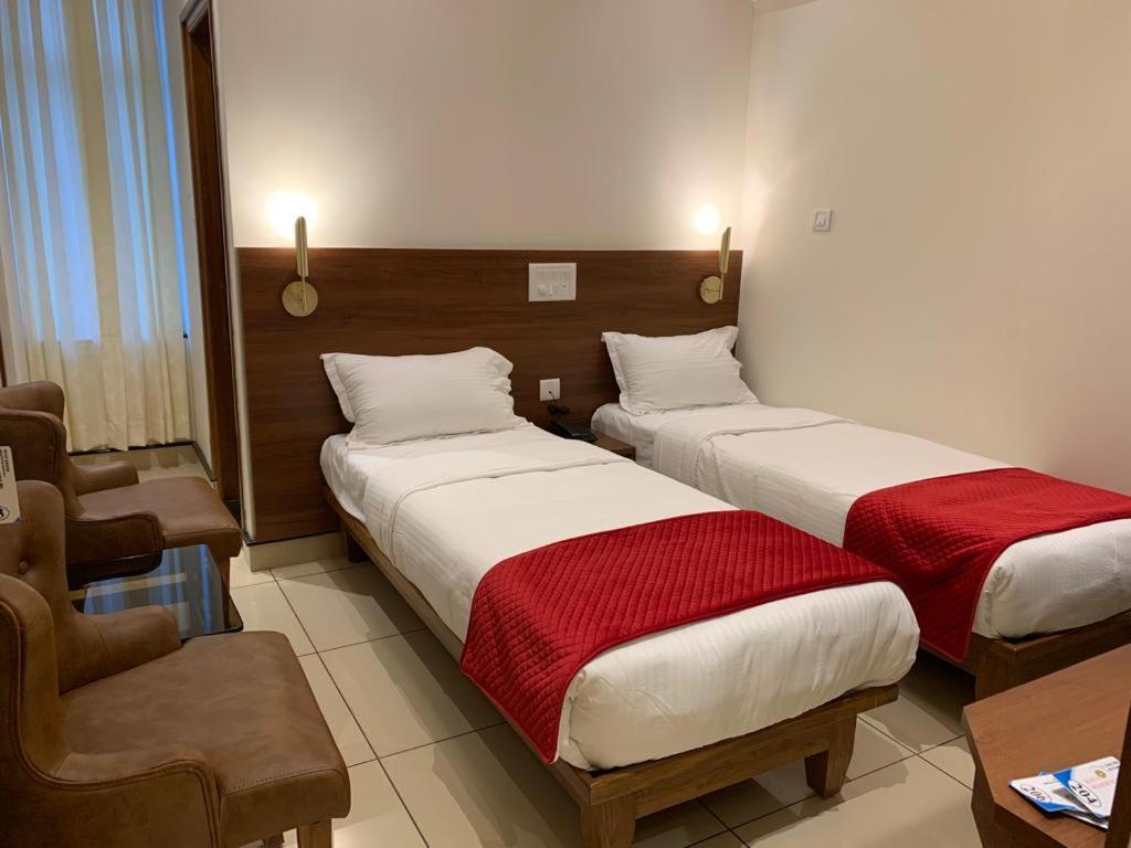 فندق Jesta Residency حسن المظهر الخارجي الصورة