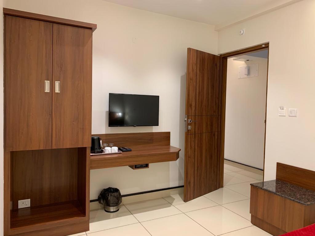فندق Jesta Residency حسن المظهر الخارجي الصورة