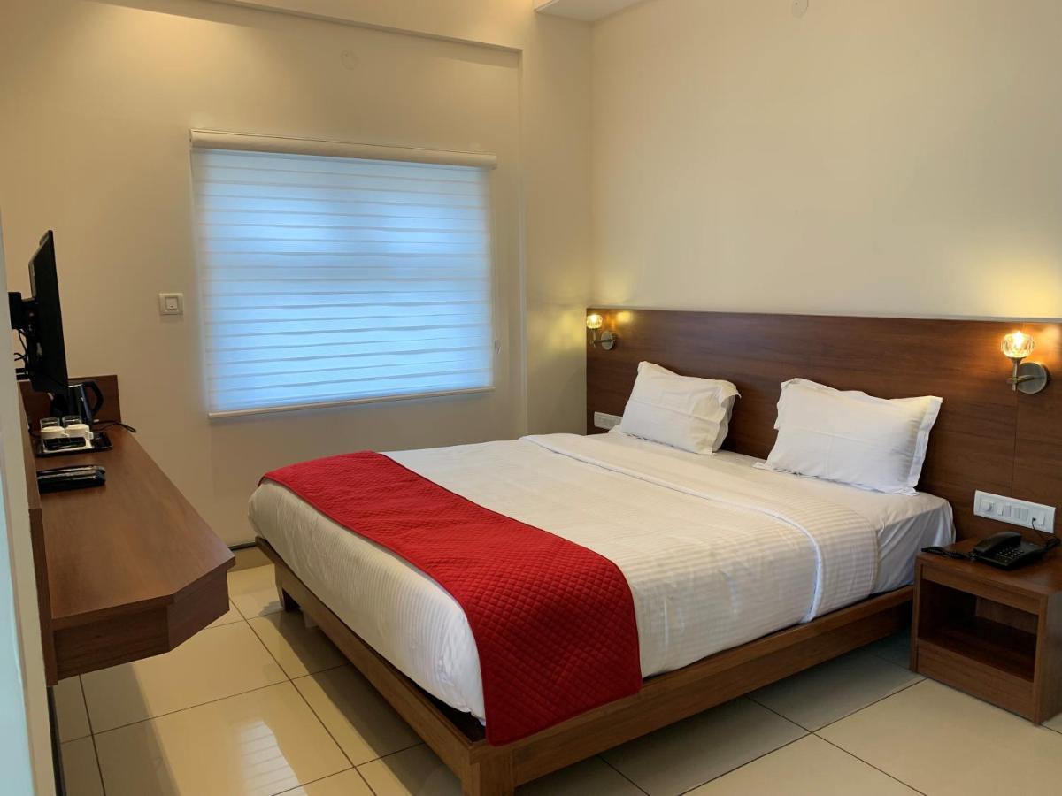 فندق Jesta Residency حسن المظهر الخارجي الصورة